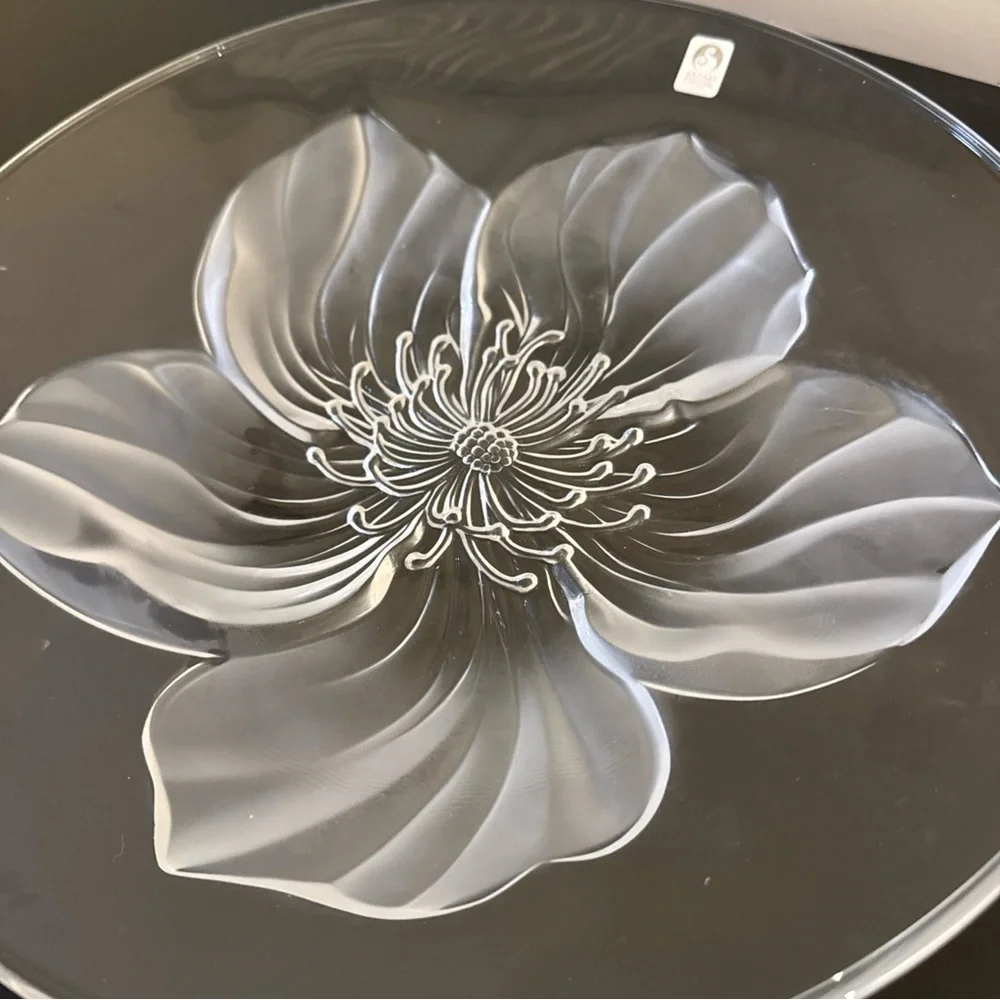 Sasaki Crystal Bowl 3D Effect Clear Flower Thick  11.5” Width